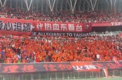 勇敢：众叛亲离之际与前伏之时，足球之面纷争不休